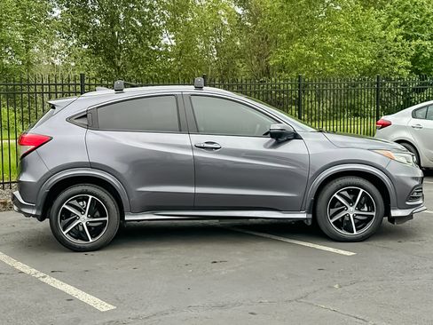 Used 2021 Honda HR-V Touring image 3