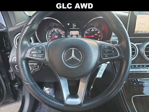 Used 2017 Mercedes-Benz GLC 300 4MATIC image 19