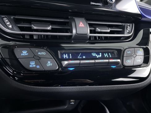 Used 2021 Toyota C-HR XLE image 16