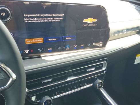 New 2026 Chevrolet Traverse LT w/ Sun and Wheel Package FWD image 10