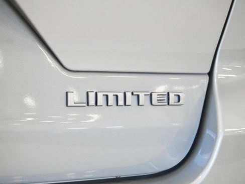 New 2025 Jeep Grand Cherokee L Limited image 8