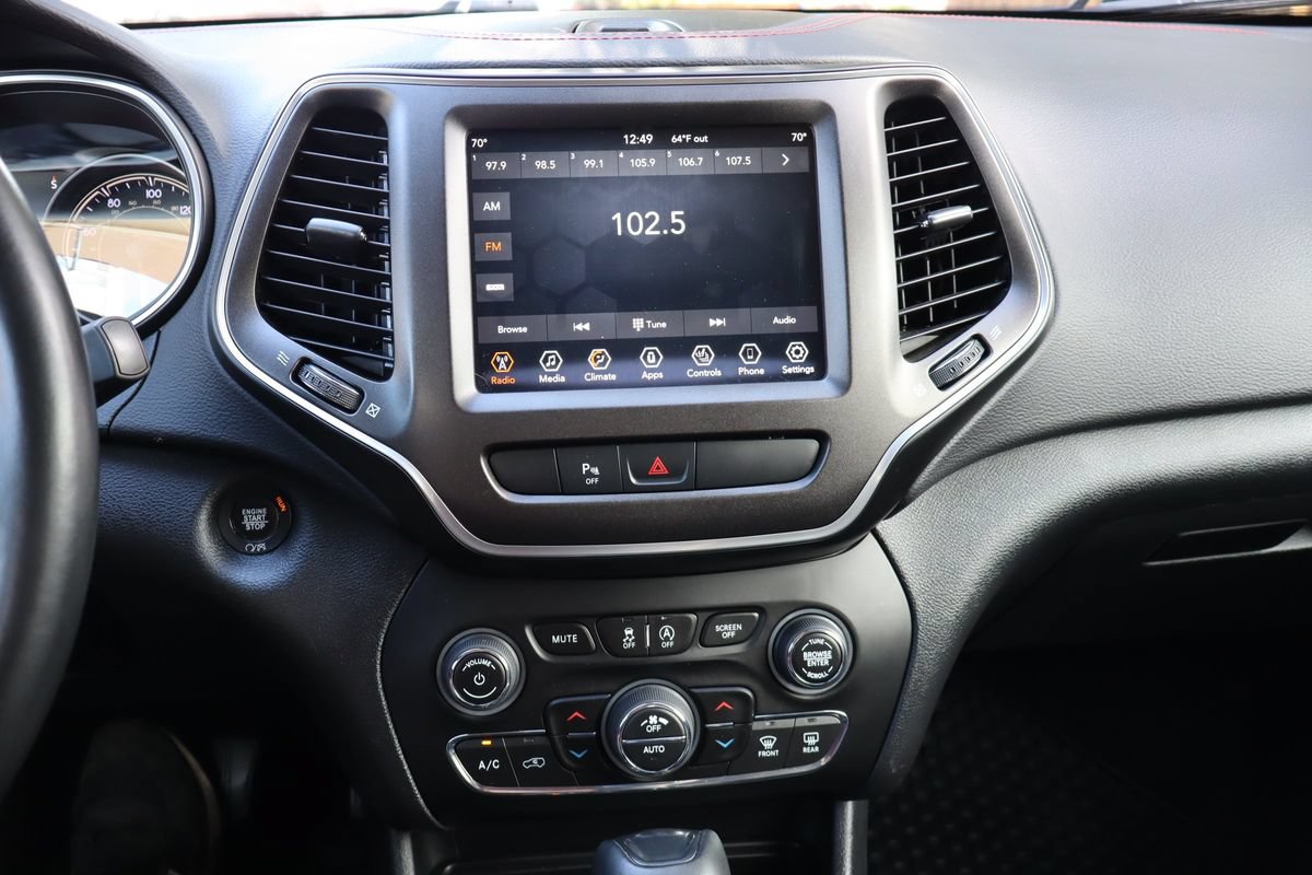 Used 2019 Jeep Cherokee Trailhawk w/ Comfort/Convenience Group AWD/4WD image 34