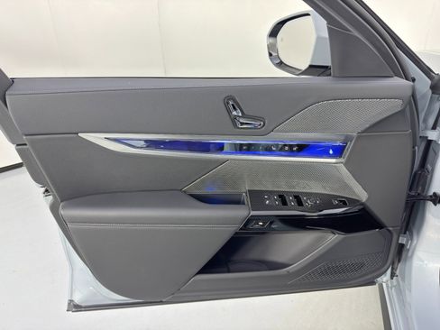 Used 2024 BMW 740i w/ Premium Package 2 image 53