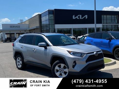 Used 2021 Toyota RAV4 XLE FWD image 1