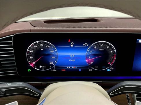 Used 2024 Mercedes-Benz Maybach GLS 600 4MATIC image 29