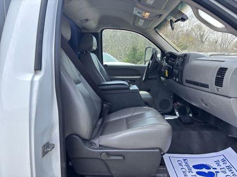 Used 2012 Chevrolet Silverado 3500 W/T image 25