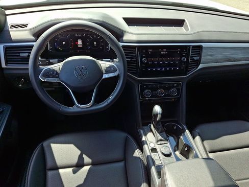 Certified 2023 Volkswagen Atlas Cross Sport SE w/ Panoramic Sunroof Package image 11