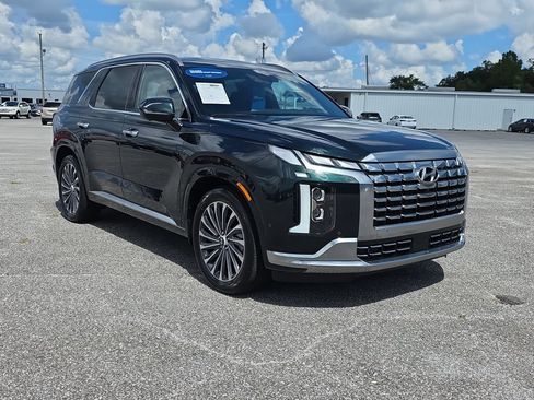 Used 2025 Hyundai Palisade Calligraphy FWD image 2