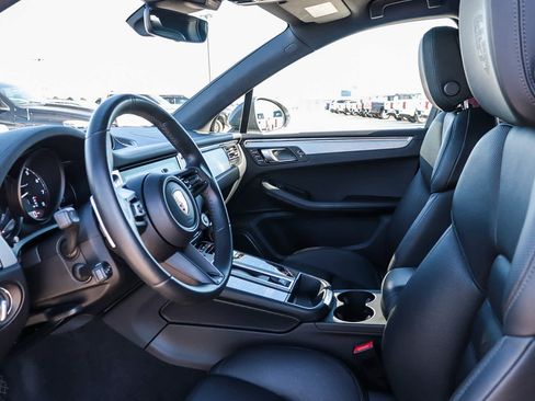 Used 2023 Porsche Macan Turbo image 18