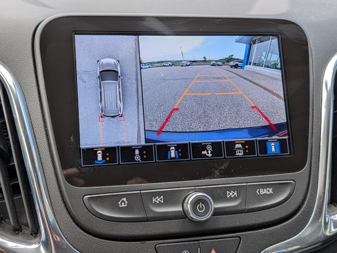 Used 2023 Chevrolet Equinox LT AWD/4WD image 24