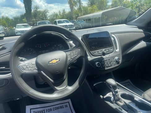Used 2025 Chevrolet Malibu LT FWD image 10