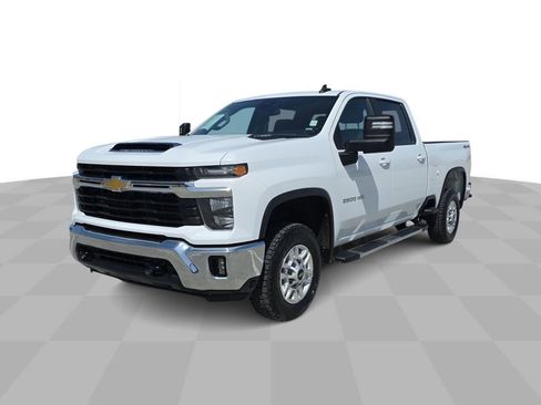 Used 2025 Chevrolet Silverado 2500 LT w/ Convenience Package image 4