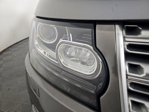 Used 2017 Land Rover Range Rover HSE image 10