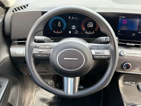 Used 2025 Hyundai Kona SE AWD/4WD image 13