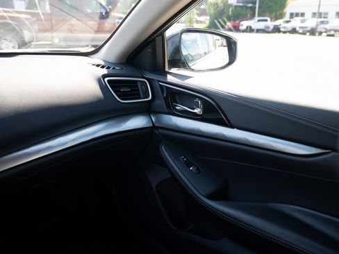 Used 2023 Nissan Maxima SV w/ Floor Mat Group image 10