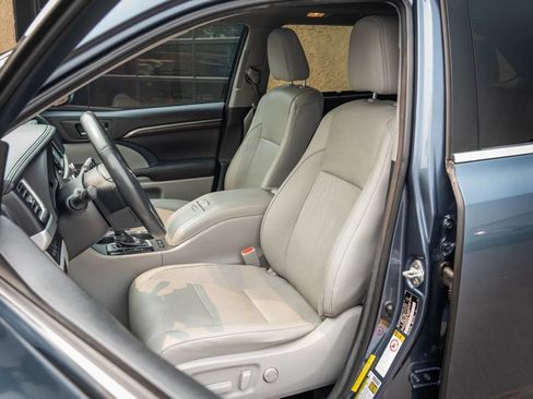 Used 2015 Toyota Highlander Limited Platinum AWD/4WD image 14