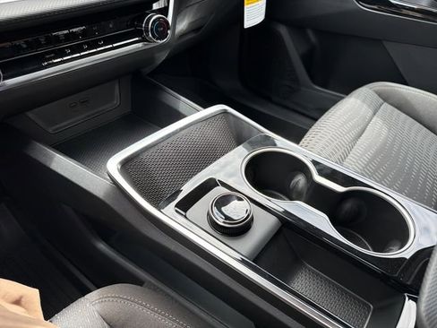 New 2026 Chevrolet Equinox LT w/ Safety and Technology Package FWD image 29