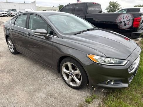 Used 2015 Ford Fusion SE w/ Equipment Group 201A FWD image 7