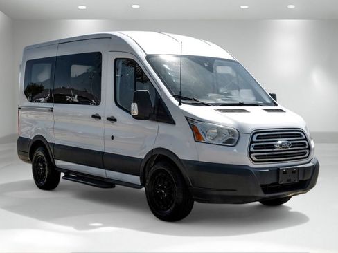 Used 2015 Ford Transit 150 XLT image 5