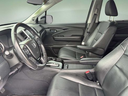 Used 2016 Honda Pilot Touring image 11