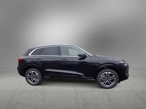 New 2025 Audi Q5 Premium image 9