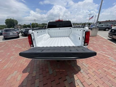 Used 2024 Chevrolet Colorado LT w/ LT Convenience Package RWD image 33