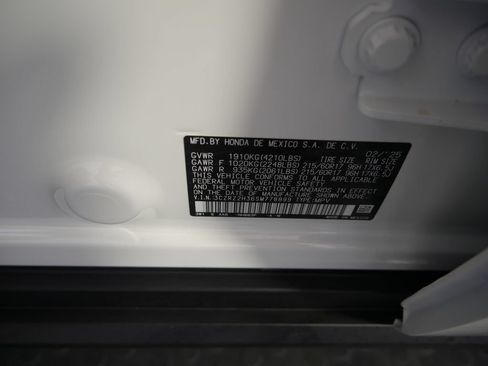 Used 2025 Honda HR-V LX image 18