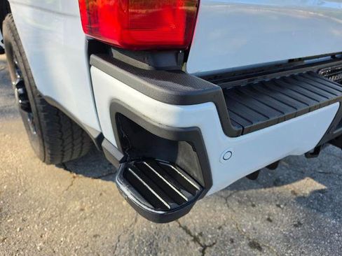 Certified 2026 Ford F250 Lariat w/ Black Appearance Package image 37