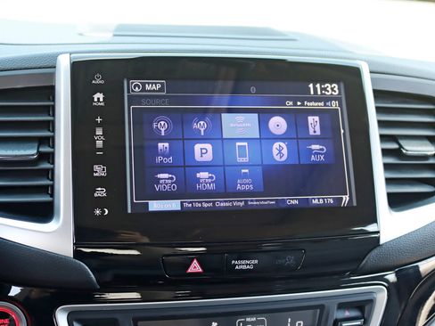 Used 2017 Honda Pilot Touring image 24