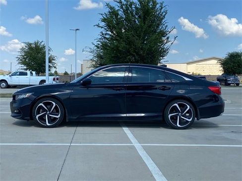 Used 2018 Honda Accord Sport image 4