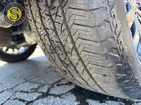 Used 2019 Nissan Armada Platinum w/ Captain's Chairs Package image 9