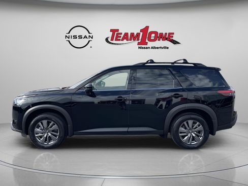 New 2025 Nissan Pathfinder SV image 5