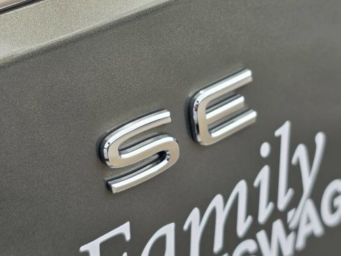 Certified 2026 Volkswagen Atlas SE FWD image 8