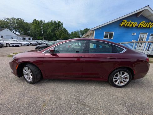 Used 2016 Chrysler 200 Limited w/ Convenience Group FWD image 2