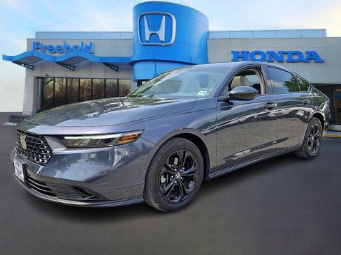Used 2025 Honda Accord SE image 3