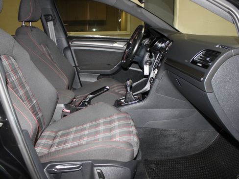 Used 2018 Volkswagen GTI S FWD image 28