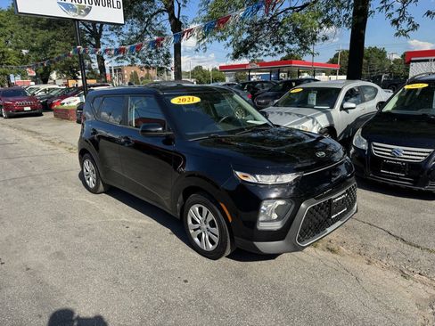 Used 2021 Kia Soul LX FWD image 1
