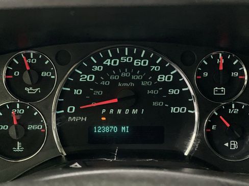 Used 2014 Chevrolet Express 2500 image 18