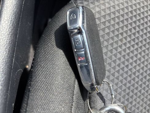 Used 2025 Kia Soul LX w/ LX Technology Package FWD image 22