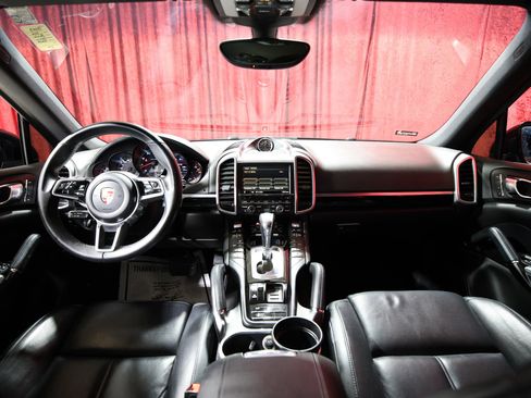 Used 2016 Porsche Cayenne image 14