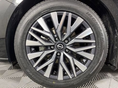 Used 2023 Nissan Altima 2.5 SV w/ SV Premium Package FWD image 14