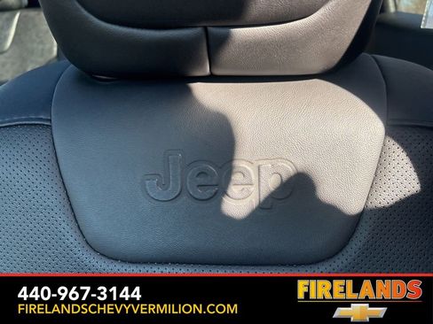 Used 2022 Jeep Cherokee Limited w/ Mopar Interior Package image 4