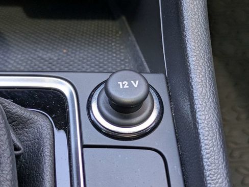 Used 2021 Volkswagen Jetta SE FWD image 30