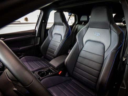 New 2026 Volkswagen Golf image 28