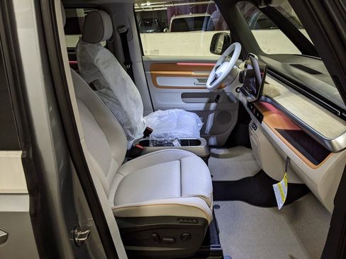 New 2025 Volkswagen ID. Buzz 1st Edition image 22