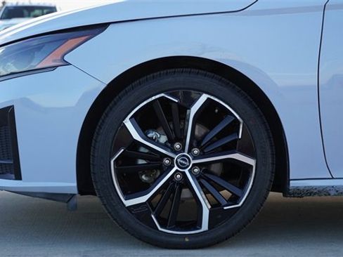 Used 2024 Nissan Altima 2.5 SR image 5