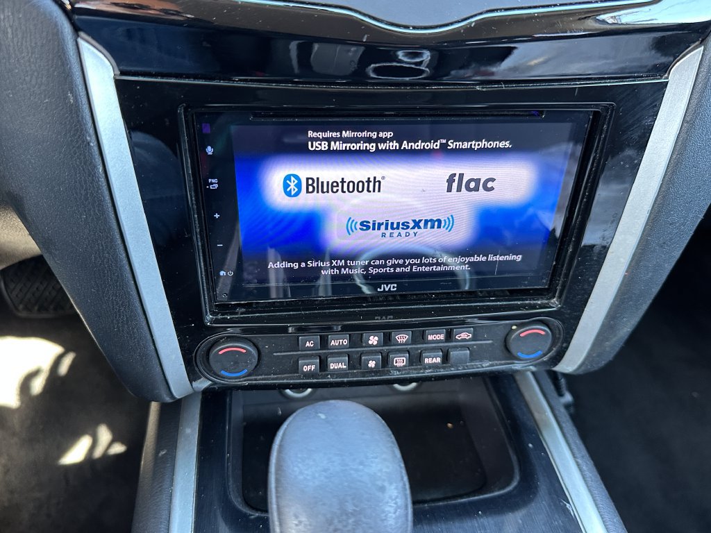 Used 2016 Nissan Pathfinder SV FWD image 28