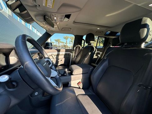 Used 2023 Land Rover Defender 110 S image 5