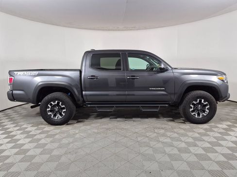 Used 2022 Toyota Tacoma TRD Off-Road w/ Technology Package AWD/4WD image 2