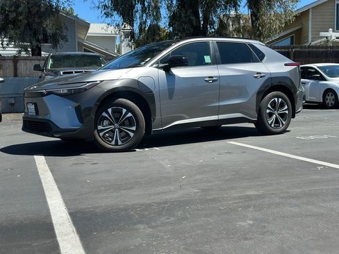 Used 2025 Toyota bZ4X FWD w/ Weather Package image 1